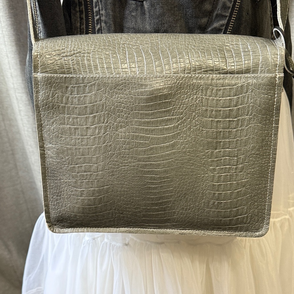 Soy Nica Embossed Gray Crossbody Bag - Picture 5 of 9